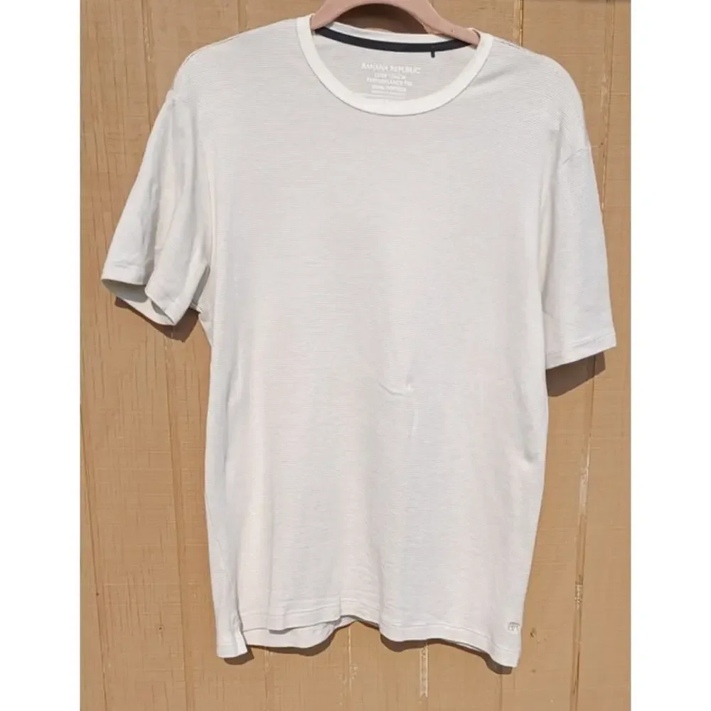 Banana Republic Luxe Touch Performance Tee Men’s L Ivory Taupe Stripe Cotton